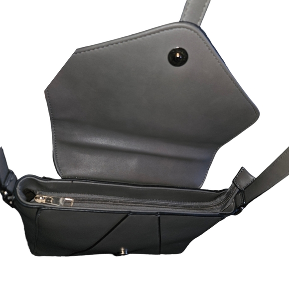 Catmicoo Vegan Leather Buckle Flap Crossbody Adjustable Strap Purse - Picture 4 of 6